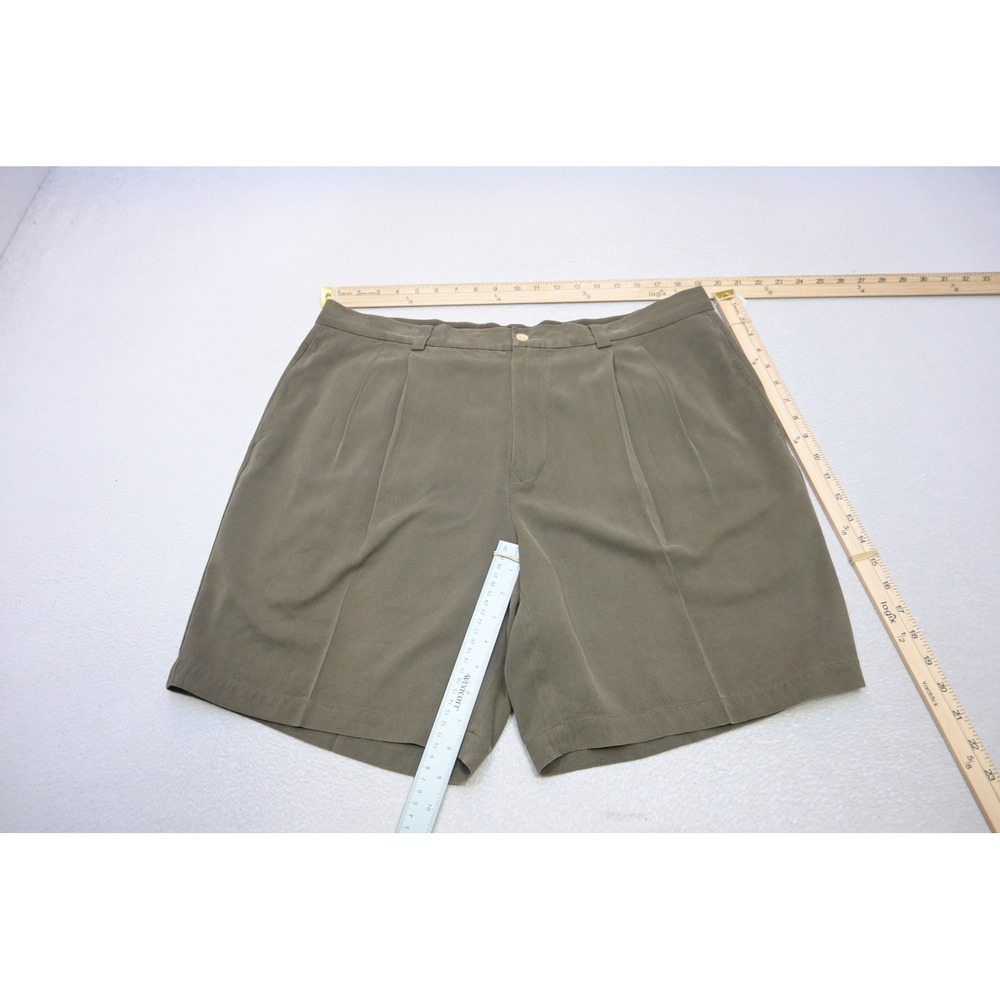 Tommy Bahama Hawaiian Shorts Mens 38‎ Olive Green 100% Silk Pleated Relaxed Fit